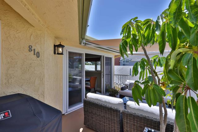 Detail Gallery Image 4 of 21 For 810 D Ave, Coronado,  CA 92118 - 2 Beds | 2 Baths