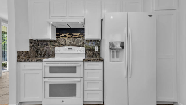 1000 Saint Thomas Circle, Palm Springs, CA 92264
