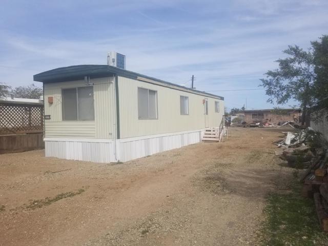 9586 Avenue B, Bombay Beach CA: https://media.crmls.org/mediaz/d8031e91-48a5-42b6-80f0-1eaa963ab8a6.jpg