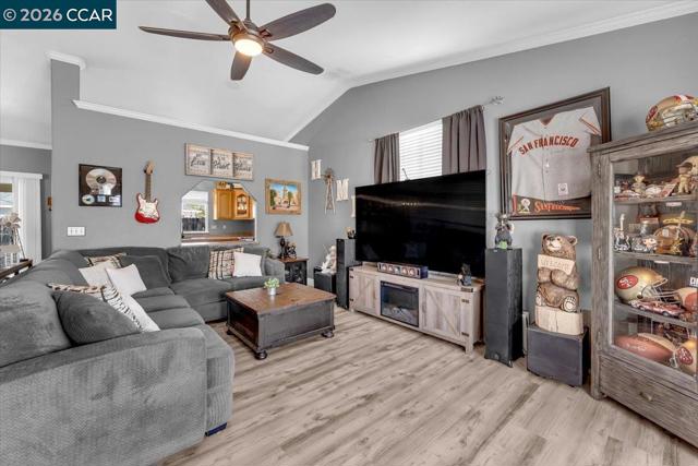 Image 7 of 33 For 19388 Bonanza King Dr