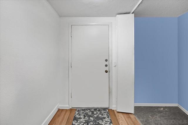 2340 Caringa Way E, Carlsbad CA: https://media.crmls.org/mediaz/d803dea0-c0a4-43f7-90f5-6f54fbe270cc.jpg