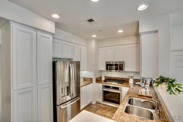 2793 Matera Ln, San Diego CA: https://media.crmls.org/mediaz/d803e1a0-c877-459c-9c9c-f78ba5ce8130.jpg