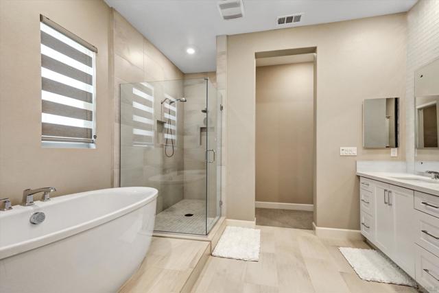 16231 Sunny Summit Dr, San Diego CA: https://media.crmls.org/mediaz/d8040284-3fe5-4fde-878b-0c3c2c361ae6.jpg