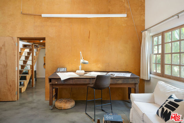 2311 Glencoe Avenue, Venice CA: https://media.crmls.org/mediaz/d8049664-5079-493b-aa12-d422bfaf78f8.jpg