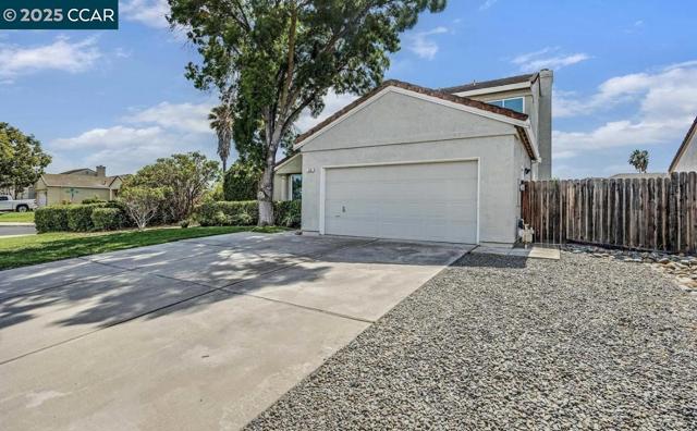 336 Lakespring Pl, Oakley CA: https://media.crmls.org/mediaz/d804f44f-4ca7-4678-9e19-947bc7c8c67b.jpg