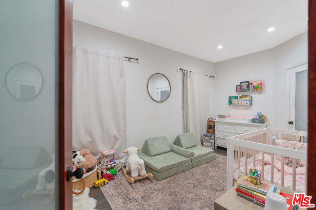 809 S Stanley Avenue, Los Angeles CA: https://media.crmls.org/mediaz/d80578c3-cdbb-4aa5-8f45-34af4a81d404.jpg