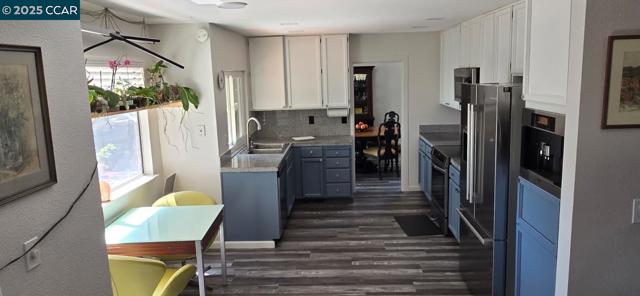 1011 Amanda Cir, Brentwood CA: https://media.crmls.org/mediaz/d8064123-565f-4202-9dbb-b516af3b059e.jpg