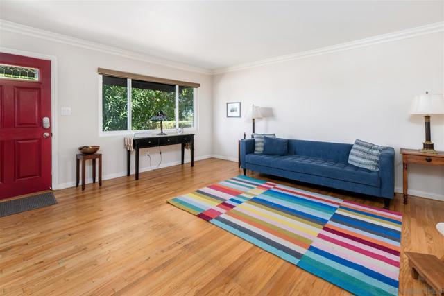 4737 Baylor Dr, San Diego CA: https://media.crmls.org/mediaz/d80670e4-9f8d-4283-93e0-34cc1828b3a7.jpg