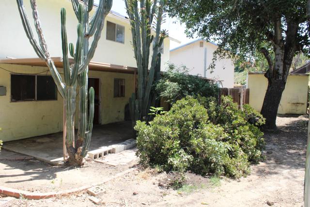 2658 Fallon Circle, Simi Valley CA: https://media.crmls.org/mediaz/d807c214-a0b3-4b6d-b91b-6ad7c55b18a7.jpg