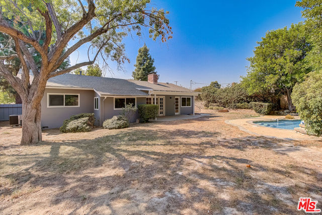 10034 Genesta Avenue photo 6