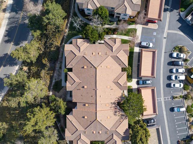 10820 Sabre Hill Dr, San Diego CA: https://media.crmls.org/mediaz/d807f141-f260-4a43-9c8b-220047baa927.jpg