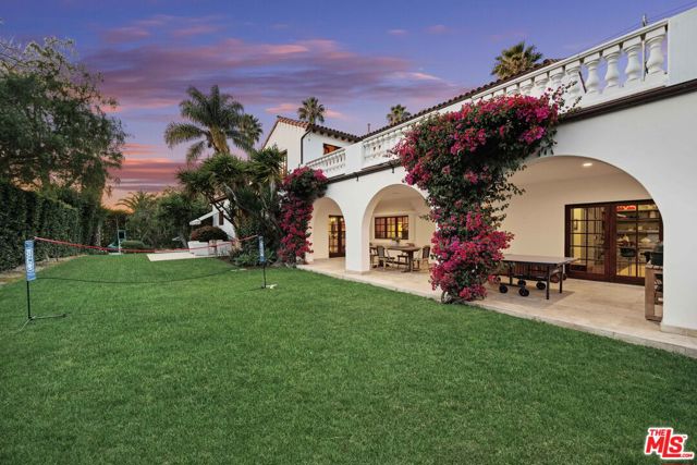 2347 E Valley Road, Santa Barbara CA: https://media.crmls.org/mediaz/d8096ce9-bac9-4975-881c-dc782e93991a.jpg