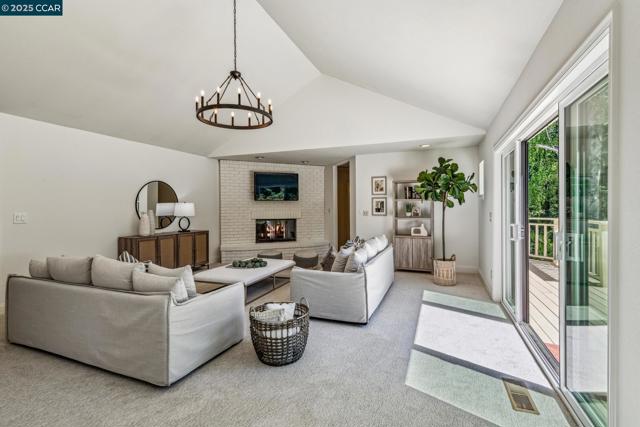 22 Ranger Ct, Alamo CA: https://media.crmls.org/mediaz/d809ce9b-78d8-4942-b4a0-5478cbfd678b.jpg