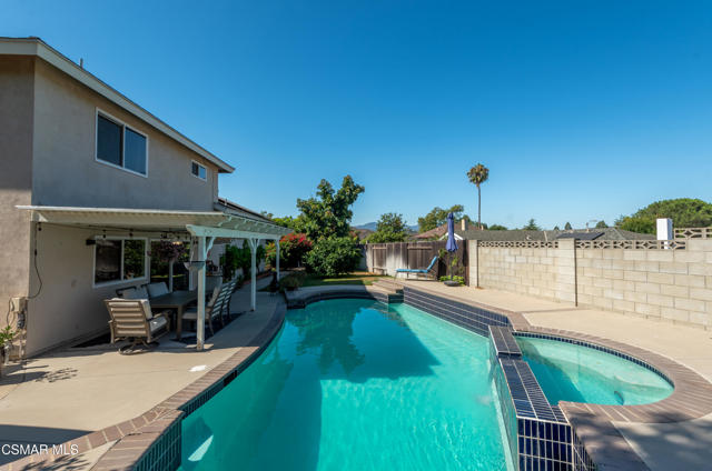 363 Larcom Street, Thousand Oaks CA: https://media.crmls.org/mediaz/d80a7bb8-4fdb-4245-b5e6-ace5eb04f856.jpg