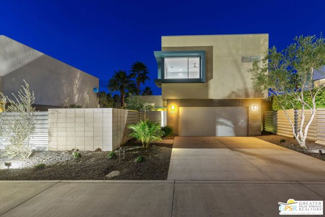 1062 Hunter Drive, Palm Springs CA: https://media.crmls.org/mediaz/d80b2cc5-1406-4f26-ae7e-eb85f8448e6d.jpg