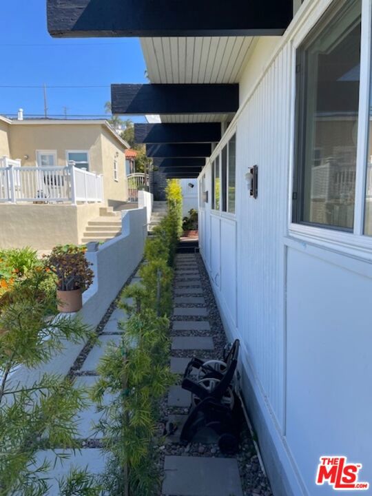 1433 Silvius Avenue, San Pedro CA: https://media.crmls.org/mediaz/d80b7934-f238-4c9c-a954-fa7aaab2fe49.jpg