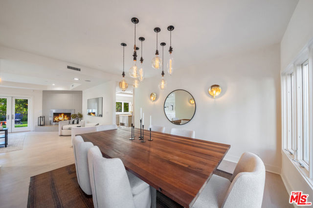 10148 Angelo Circle, Beverly Hills CA: https://media.crmls.org/mediaz/d80ba3c5-4fc1-4b6e-8efc-71abdb858121.jpg