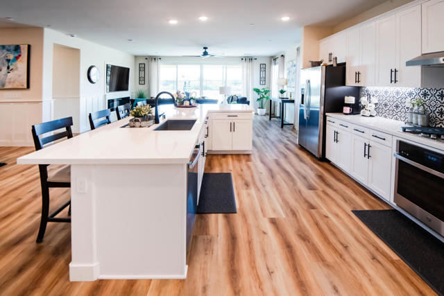 42695 Torno Place, Indio CA: https://media.crmls.org/mediaz/d80bf5d5-7adb-4120-a5e6-e3bb45a0c092.jpg