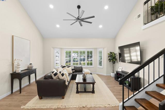 721 Woodmeadow Pl, Oakley CA: https://media.crmls.org/mediaz/d80bf7c1-b034-42a3-a3fa-669890844ad6.jpg