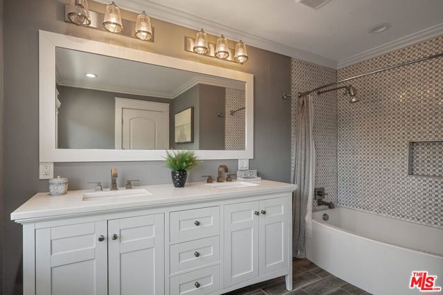 251 S Ardmore Avenue, Los Angeles CA: https://media.crmls.org/mediaz/d80bfabf-815b-4d43-8430-0fe772f5a24b.jpg