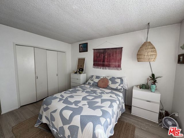 2803 Arizona Avenue, Santa Monica CA: https://media.crmls.org/mediaz/d80c2ead-dba0-4b8c-9975-0a30d5154de7.jpg