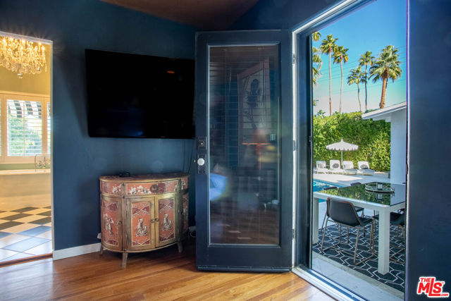 148 W Camino Descanso, Palm Springs, CA 92264