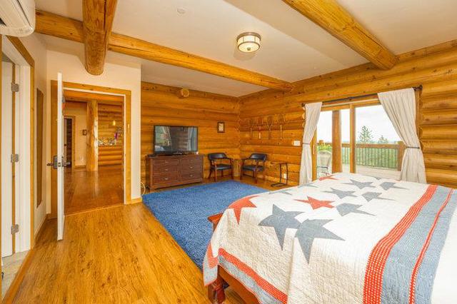 2081 Ponderosa Way, Murphys CA: https://media.crmls.org/mediaz/d80ca3ac-eb29-4ecb-beb9-bdd6948c1757.jpg