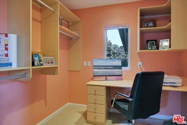4099 Creciente Drive, Santa Barbara CA: https://media.crmls.org/mediaz/d80cea9f-e1f4-44ec-b4bb-7cc6a4e64d2e.jpg
