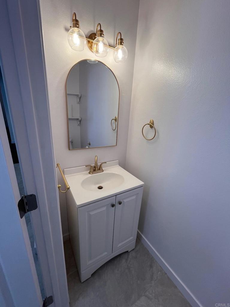 https://media.crmls.org/mediaz/d80d2a8e-b025-4380-9bd8-8d280abfac56.jpg?preset=X-Large
