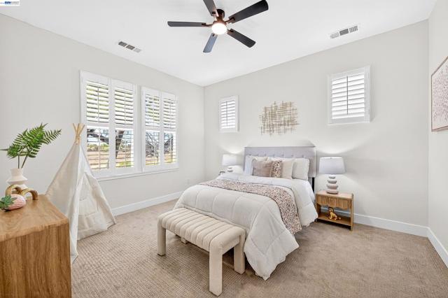 Image 21 of 45 For 5564 Stockton Loop