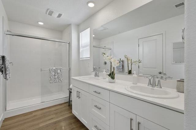 9182 Wickham Court, Gilroy CA: https://media.crmls.org/mediaz/d80ed5ce-5280-47e0-b240-0c9838ef9000.jpg