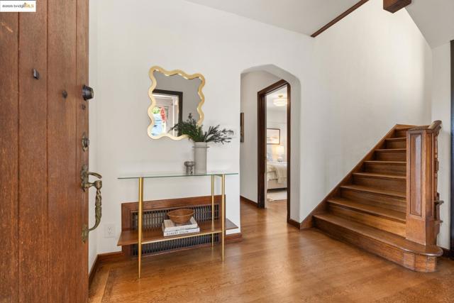 5815 Morpeth St, Oakland CA: https://media.crmls.org/mediaz/d80f07b5-63fb-4479-8058-ed81c445cd25.jpg