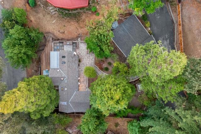 1019 Los Trancos Road, Portola Valley CA: https://media.crmls.org/mediaz/d80f9075-21d0-478a-9255-bb38ad8f7eda.jpg