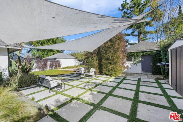 6926 Cedros Avenue photo 3