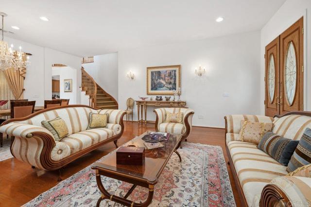 Detail Gallery Image 4 of 45 For 3971 via Cangrejo, San Diego,  CA 92130 - 4 Beds | 3 Baths