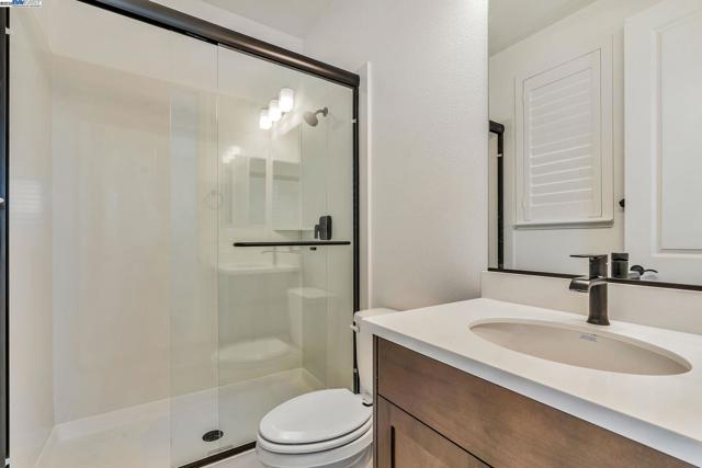665 River Bend Dr, Lathrop CA: https://media.crmls.org/mediaz/d8109067-3a99-434b-8340-f1d6d5f21adc.jpg
