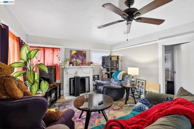 Image 3 of 15 For 2724 22nd St