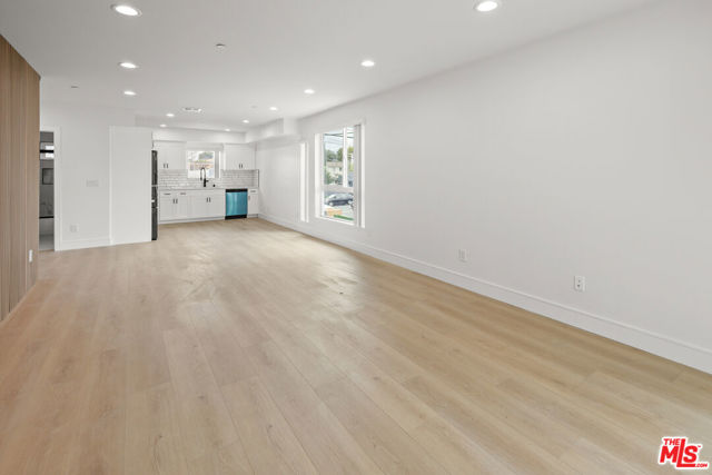 2700 Fletcher Drive, Los Angeles CA: https://media.crmls.org/mediaz/d8110261-17a0-4ac1-8131-10073b9e7a7a.jpg