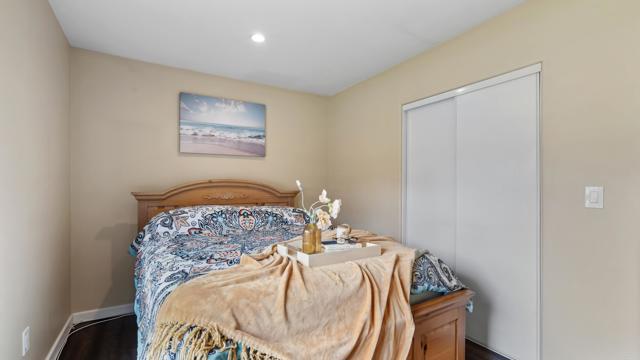 271 E Rienstra Street, Chula Vista CA: https://media.crmls.org/mediaz/d8115f42-8466-49d0-a389-89de0409961d.jpg