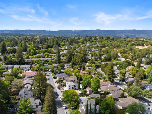 2160 Oakley Avenue, Menlo Park CA: https://media.crmls.org/mediaz/d8125321-a794-42c4-8941-1794b885222d.jpg
