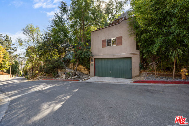 400 W Avenue 42 Avenue, Los Angeles CA: https://media.crmls.org/mediaz/d8133b52-fff1-4d83-91f4-4ffbbfafbe3c.jpg