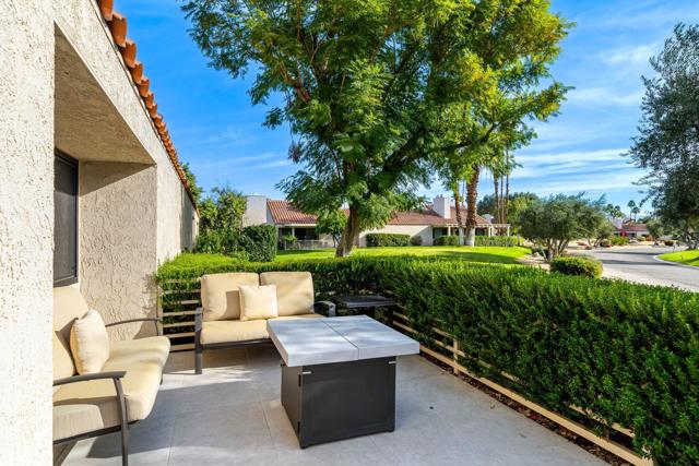 314 Forest Hills Drive, Rancho Mirage CA: https://media.crmls.org/mediaz/d8137e0e-3054-49d9-bc5d-ee15990ced71.jpg