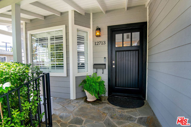 12713 Stanwood Drive, Los Angeles CA: https://media.crmls.org/mediaz/d813bd85-cefd-4df5-b6e7-d02f4f80a592.jpg