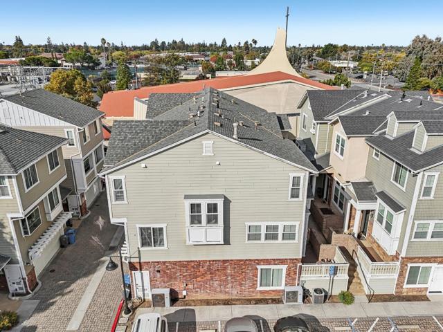 10837 N Stelling Road, Cupertino CA: https://media.crmls.org/mediaz/d813c9f1-1848-4bc0-9c23-68b4545654e8.jpg