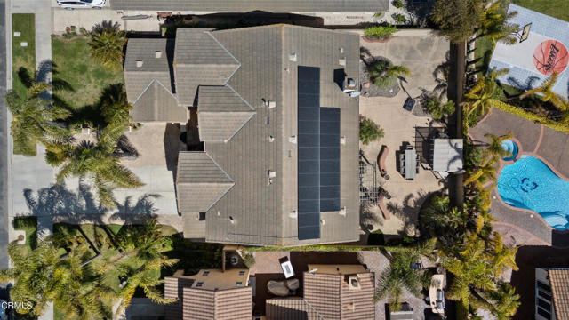 2012 Keltic Lodge Drive, Oxnard CA: https://media.crmls.org/mediaz/d8144422-eac7-4da5-aefa-4defebd8f3ee.jpg