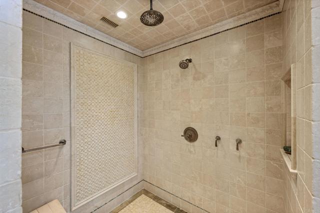 271 Ocean View Ave, Del Mar CA: https://media.crmls.org/mediaz/d81454c0-fef1-4f7b-9462-f3af62b8e718.jpg