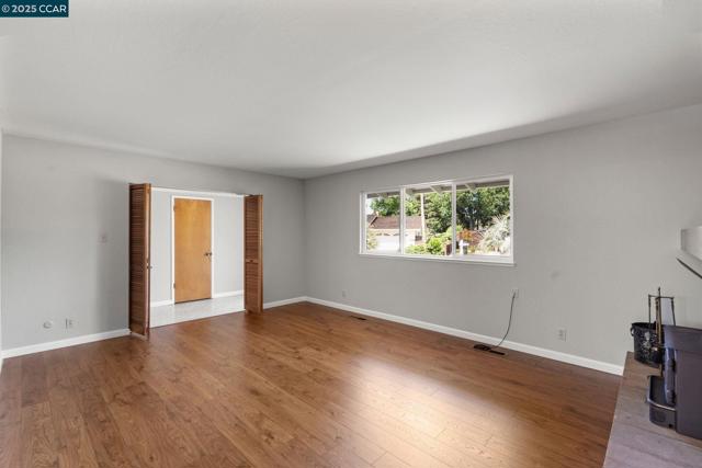 3710 Northridge Dr, Concord CA: https://media.crmls.org/mediaz/d815257b-38f0-4007-9cb4-5a02cab44180.jpg