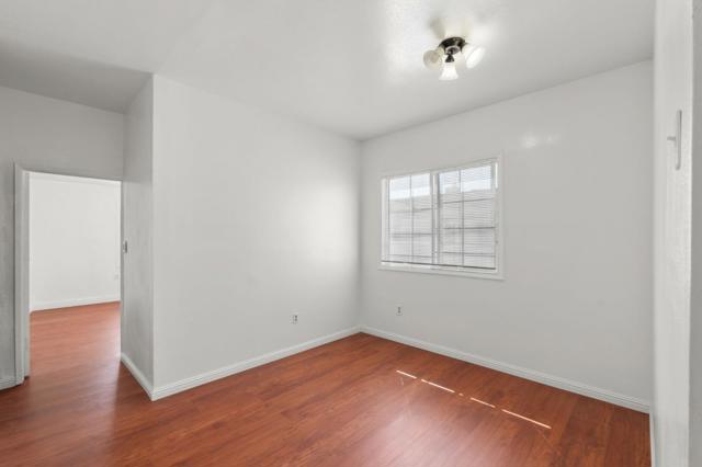 1049 55th Street, Emeryville CA: https://media.crmls.org/mediaz/d8159a28-94de-4311-a23c-36cbaaef7315.jpg
