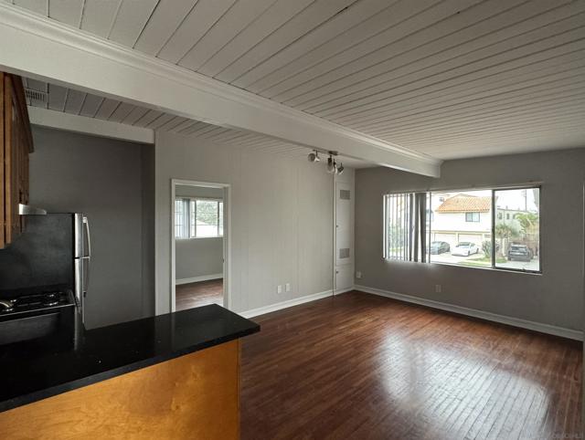 Image 4 of 8 For 3815 Vermont St.