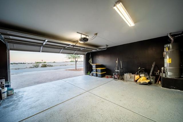 1492 N Marina Drive, Thermal CA: https://media.crmls.org/mediaz/d8160b1e-66ee-41c3-962a-c3b7ccb3f606.jpg